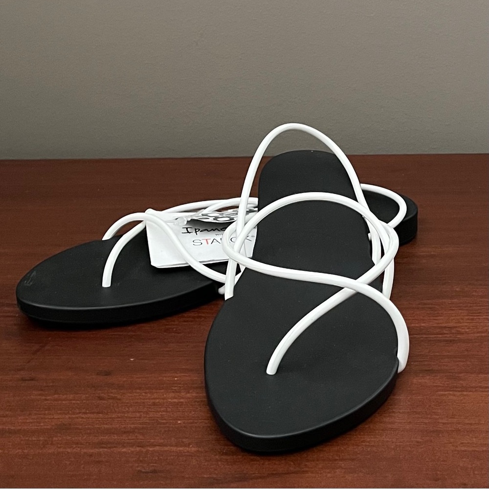 NWT - Ipanema x Philippe Starck - Style G Jelly Strappy Flip Flop - 9